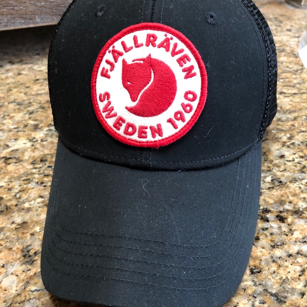 Fjallraven logo hat